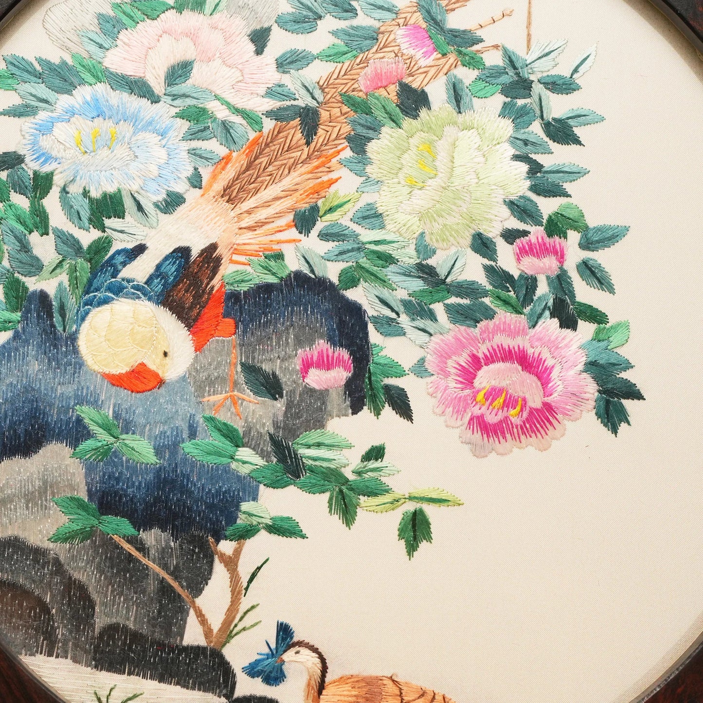 Pheasant and Peony Round Frame Suzhou Embroidery Ornament