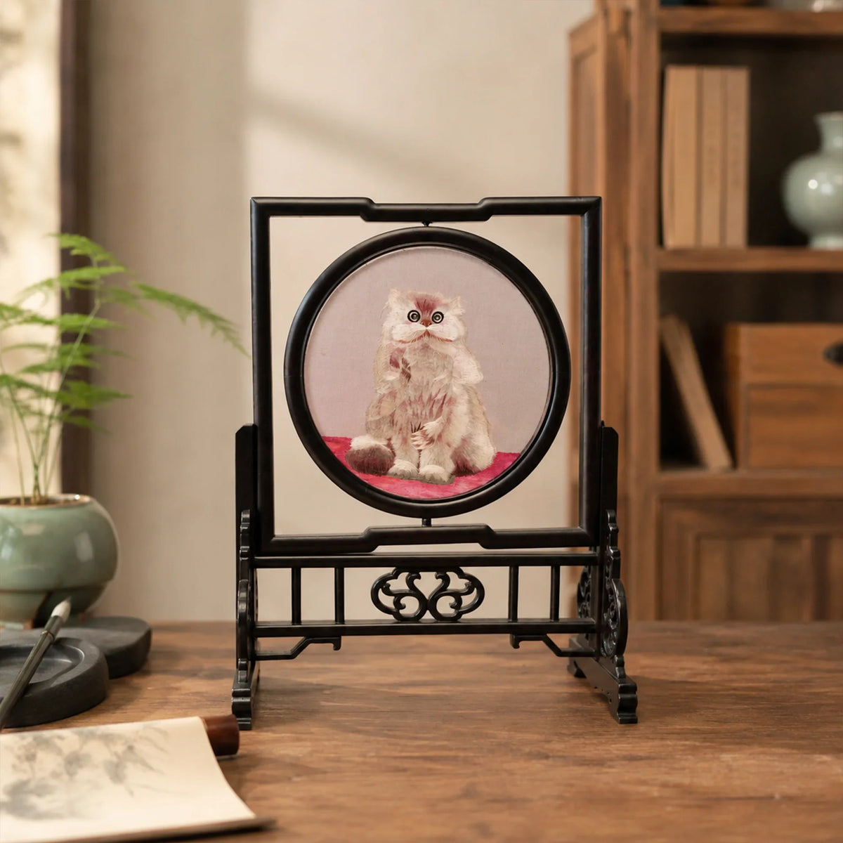 Grey Persian Cat Rectangular Screen Suzhou Embroidery