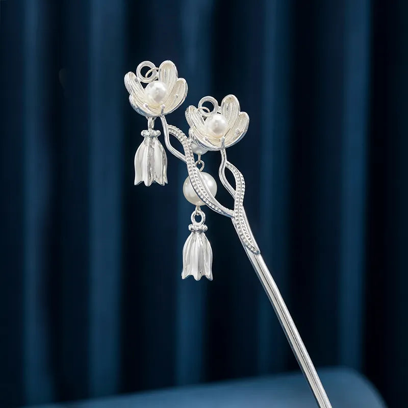 Elegant Style B S925 silver hairpin with a single large freshwater pearl