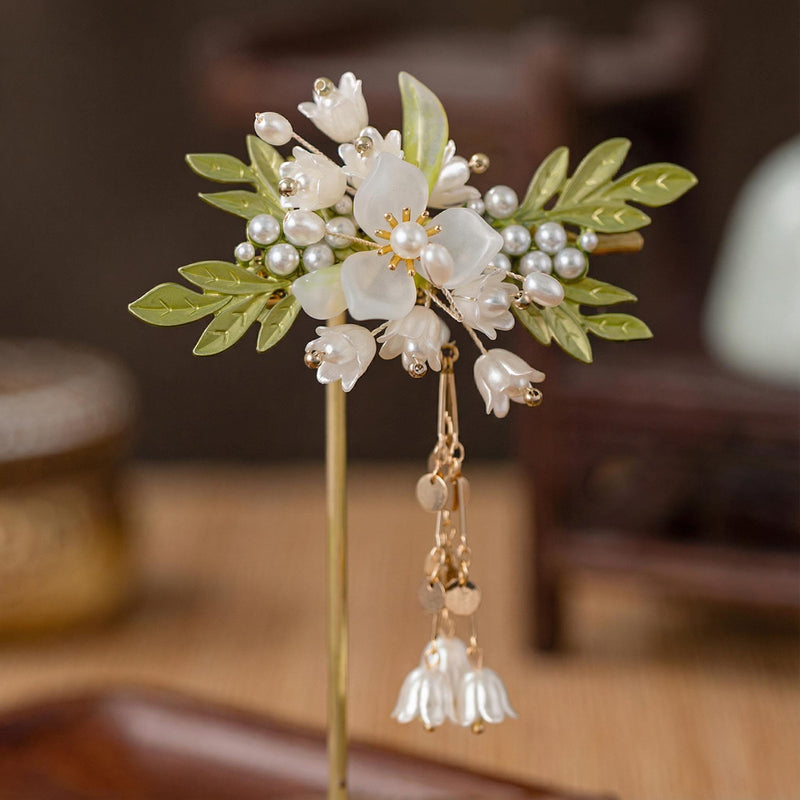 white lily flower hair clip Lily of the Valley Bridal Hair Clip with Jade and Pearl