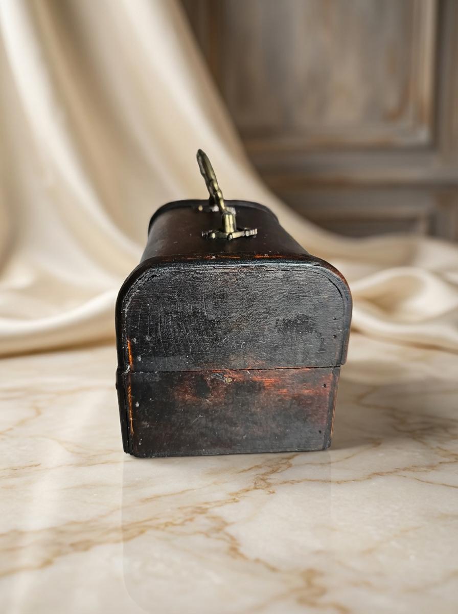 Vintage Wooden Treasure Chest: Antique Jewelry Box with Brass Hardware
