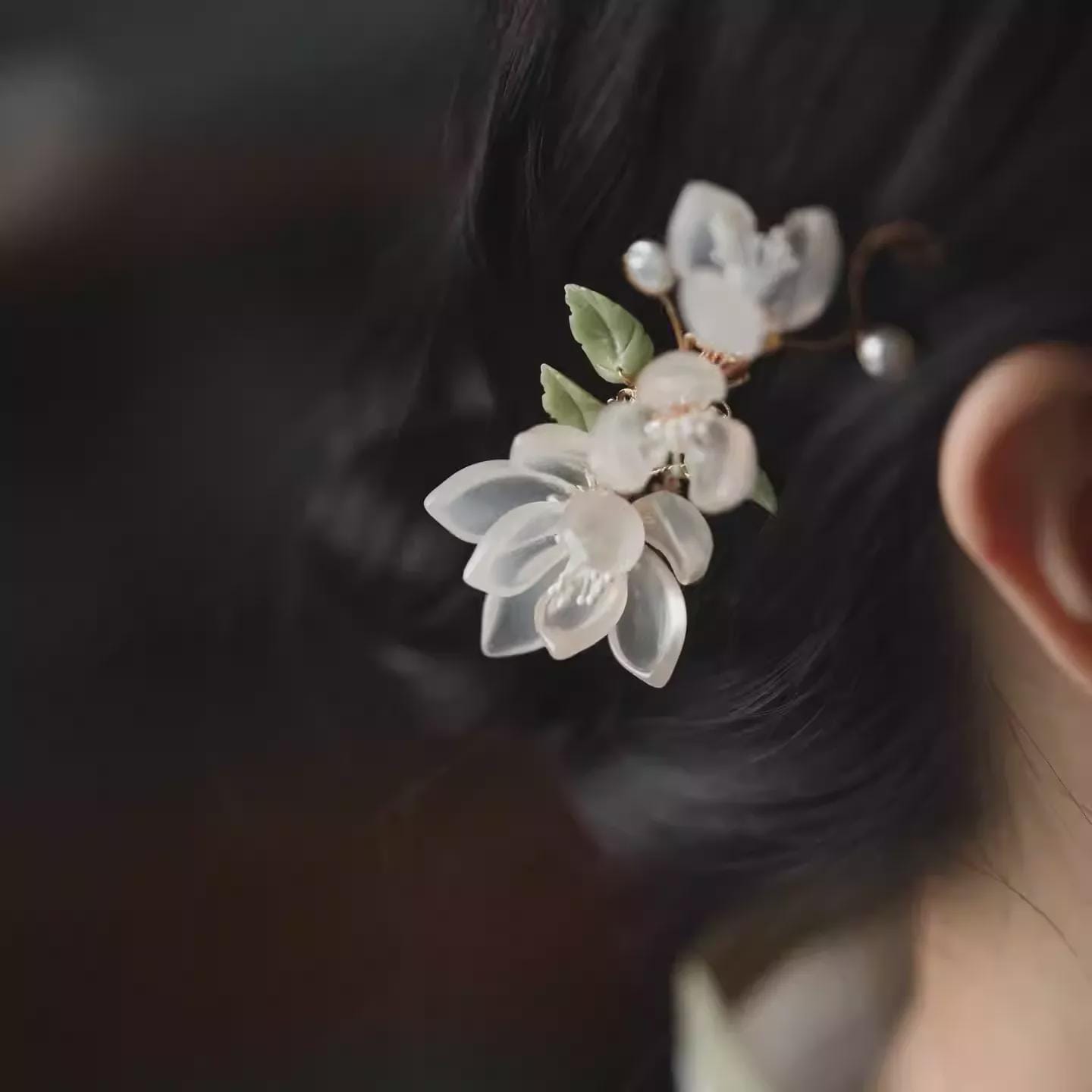 Handmade White Flower Hair Clip, Pearl Tassels, Bridal Barrette