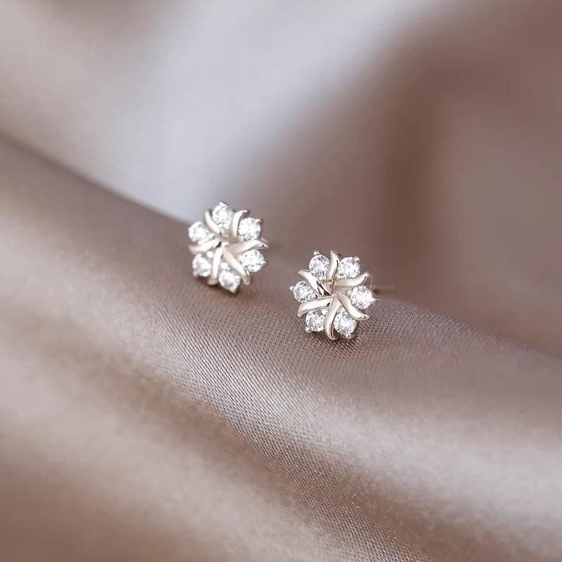 S999 Sterling Silver Snowflake Stud Earrings, Tiny Zircon Winter Jewelry, Minimalist Dainty Studs