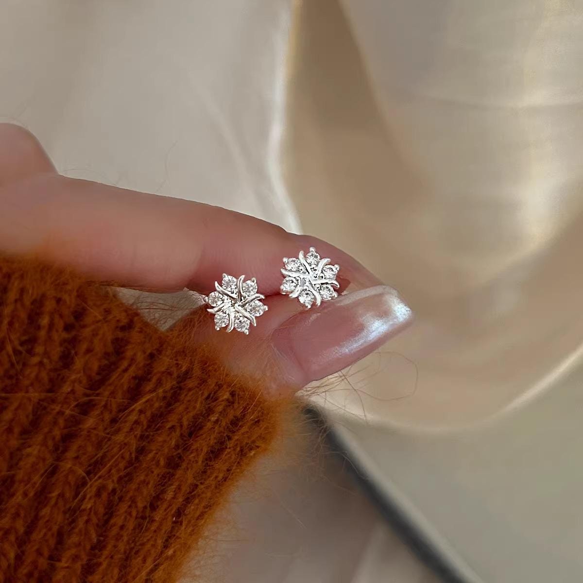 S999 Sterling Silver Snowflake Stud Earrings, Tiny Zircon Winter Jewelry, Minimalist Dainty Studs